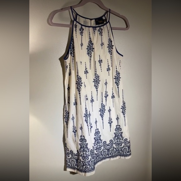 Just Taylor Embroidered Dress - Picture 3 of 3